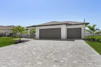 BUILT IN 2023! 5 BD 2 BA HUGE LANAI W/ SOUTH FACING HEATED SALT POOL, 2 KINGS