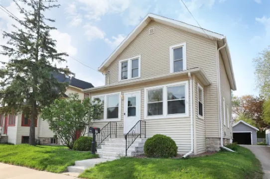 The Parkway Paddle: Walking distance to the lake