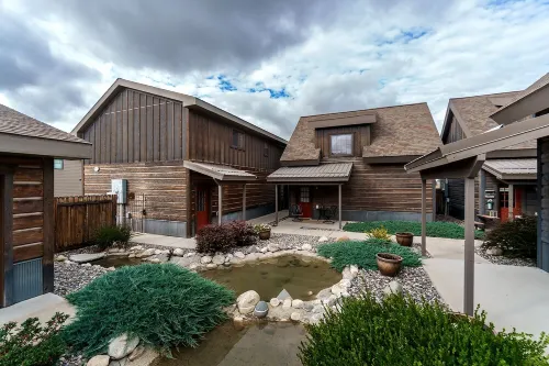 Cowboy Cabin on Cooper Hotels in Carbon County