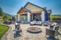 Newly built cabin with private 2 acres, pool & hot tub