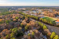 Hillside Ranch Patio with BBQ Grill Walking Distance to Campus & Square.