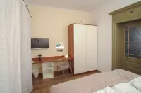BACCHUS vacation apartment in the Königshof Freyburg (Unstrut) Hotels near Rotkaeppchen