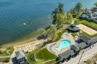 🌟 Unique Houseboat Experience on Lake Winnipesaukee - Harborside 🚤🌊