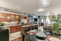 Carousel 2 - a proven location with a proven Host Hotels in Englewood