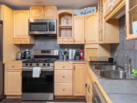 Stay in comfort and style! Encore Private Suite + Free parking! Close to Boston! Hoteles en Everett