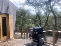Unique Tilted Treehouse, Private Hot Tub, VIEW on acreage