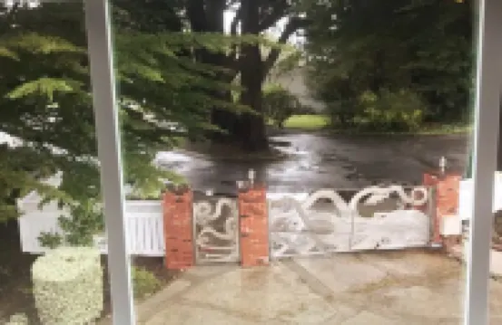 OCTOPUS SUITE, fire pit, BBQ, wildlife viewing platform, shared oceanfront deck.