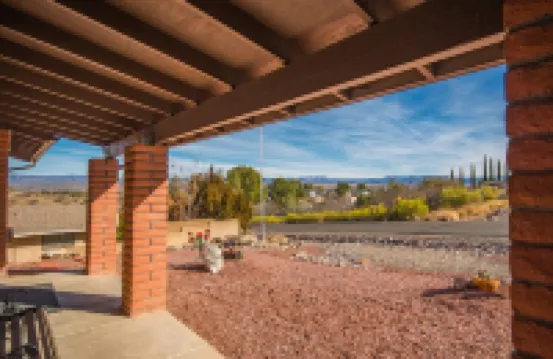 Mingus Mountain Vista: Views, Shopping, Relaxation. 20 Minutes to Sedona