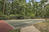 Book Now for Your Summer Getaways! Cozy Lake-Area Cottage/Family & Pet Friendly!