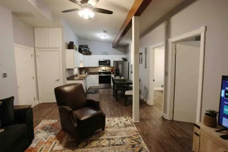 The Rest Stop - Downtown Chillicothe, OH Отели рядом с достопримечательностью «Адена Стейт Мемориал»