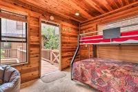 Luxury Cabin, Game Room, Firepit, Deck w/Mtn View, Trailer Parking & Family Time