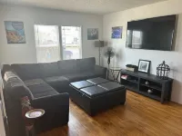 Nice two bedroom home near, beach, So-fi & LAX Hotels in Del Aire