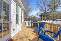 2 Miles from Holden Beach Dog Friendly, Family Friendly Sandy Feet Retreat! - 4-Star