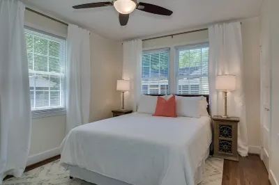 Delightful Mid-Century Modern Bungalow Hotels near Publix Super Market at North Augusta Plaza