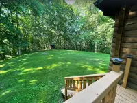 Cozy lakehouse retreat w/kayaks, high speed Wi-Fi, and pet friendly!