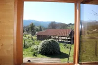 A trailer in the heart of a ranch, nature and you. The beach and mountains 10 minutes away Hoteles en Olmeta-di-Tuda