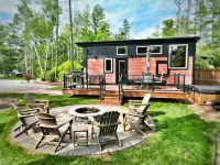 Near Pictured Rocks and trails, access to AuTrain river, with private hot tub Các khách sạn gần Bay Furnace Federal Park