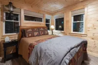 Treehouse near Bar Harbor. Luxurious and private!