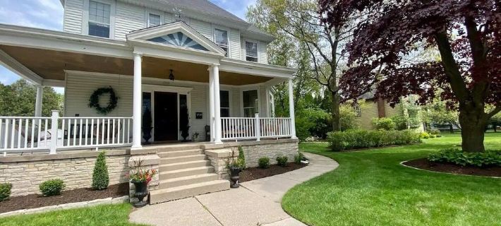 LUXE Manor with Modern, Elegant Vibes Hotels in Sheboygan
