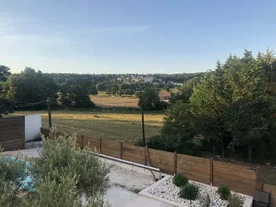 Lavender 2-Room Apartment in Villa 7km from les Concluses de Lussan