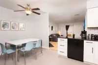 Spacious & Charming ★ UNC Home ★ Monthly Townhome ★ Pet Friendly Hotels in Carrboro