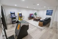 Stylish Mid-Century Modern Cottage