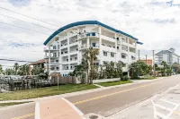BEAUTIFUL WATERFRONT 3BD/3BA CONDO IN THE HEART OF CLEARWATER BEACH