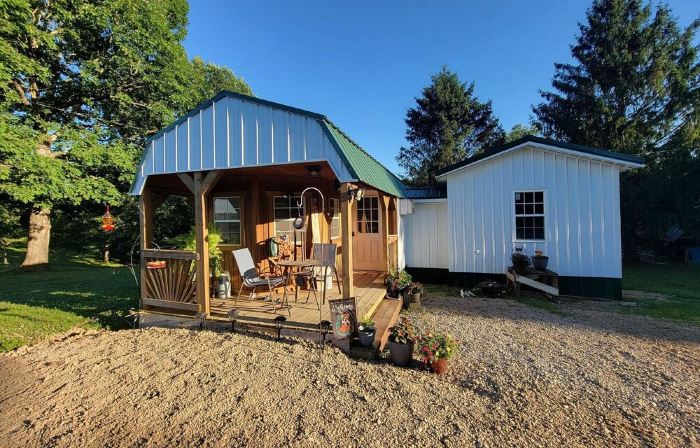 Newly transformed farm cottage off the beaten path!