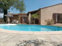 Charmante Villa Provençale de 3 Chambres à 450m du Centre de Flayosc - Pools