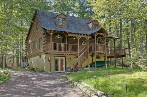Rustic Luxury - Log Cabin in the Pocono Mountains - Indoor Sauna- Close to Ski