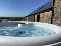 Skomer Sea View Cottage with Hot Tub- Dog Friendly