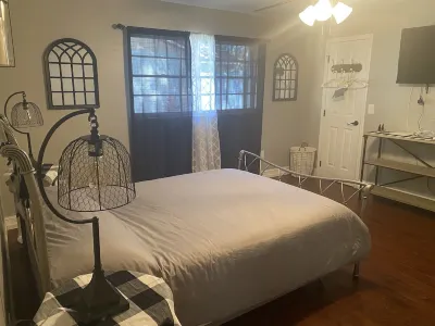 Newly Renovated Farmhouse! Hotel dekat WWOJ-FM Avon Park