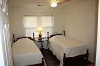 Rockhold Creek Cottage, Water Front, Vacation Home, Docks