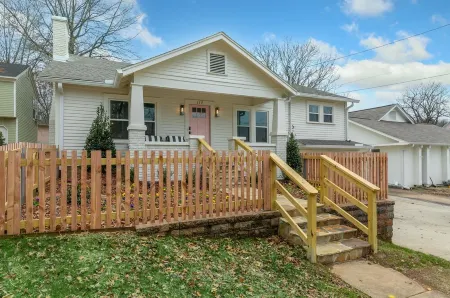 Location!! - The Davidson - Charming Home in Fayetteville Historic District