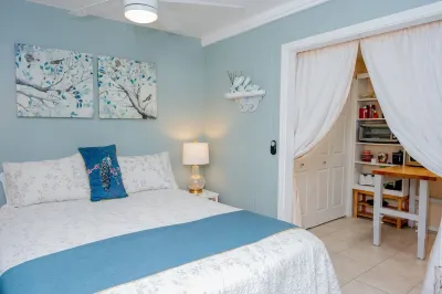 Rivendell Oasis-Peaceful garden setting with private hot tub close to waterfalls