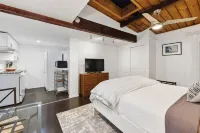 1-bedroom vacation studio just 15 minutes from San Francisco Bay