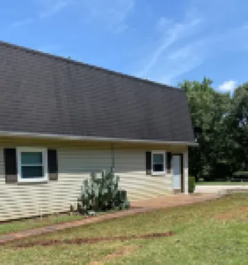 Peaceful Country Home w/Covered Bridge