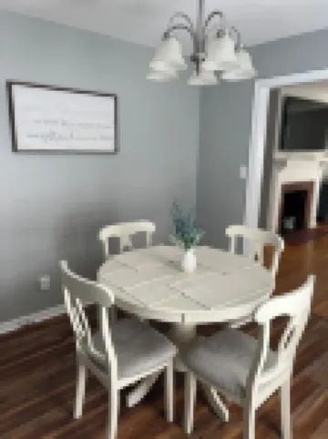 Super Cozy Cottage is updated, fully stocked and close to Downtown Thomasville!