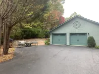Secluded home in the mountains and 5 minutes from downtown.  Pet friendly!