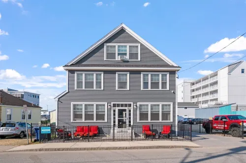 Luxurious 5-bedroom home steps from Hampton Beach & all entertainment 햄프턴 비치 호텔