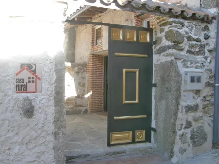 Cozy Cottage with Jacuzzi for 8/10 people.