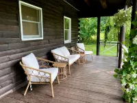 Luxurious & Modern 3 BR 1.5 Bath Log Cabin