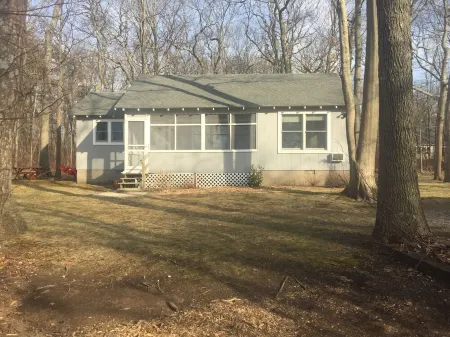 Lovely Cottage in the Heart of Long Island Wine country
