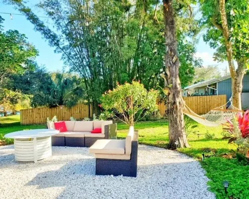 Captain Cove’s Cottage - Oasis by the Marina Hotels in Port Salerno