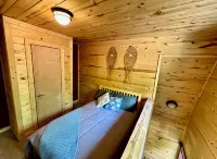 Cozy cabin retreat in NW Lake Leech area