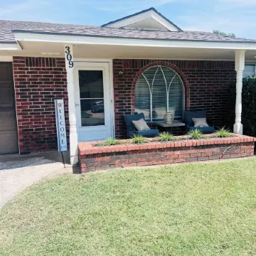 COZY 2Bedroom/1Bath Duplex