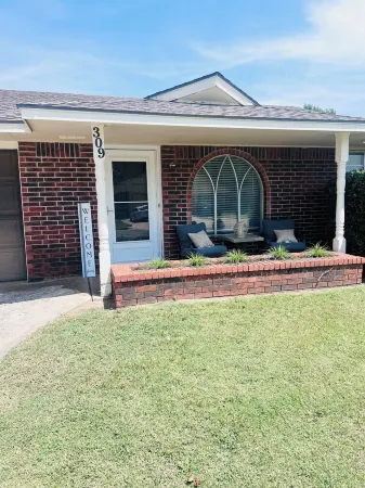 COZY 2Bedroom/1Bath Duplex