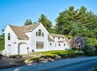 Winter Escape Near Skiing—Fireplace & Game Room Hotels in Meredith