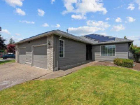 Inviting 2Br Half-Plex-Equipped Kitchen & Garage Hotels in Keizer