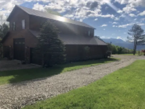 博爾頓蘭丁-距小鎮僅2分鐘，全景湖景四季皆宜度假屋！ 博爾頓住宿飯店